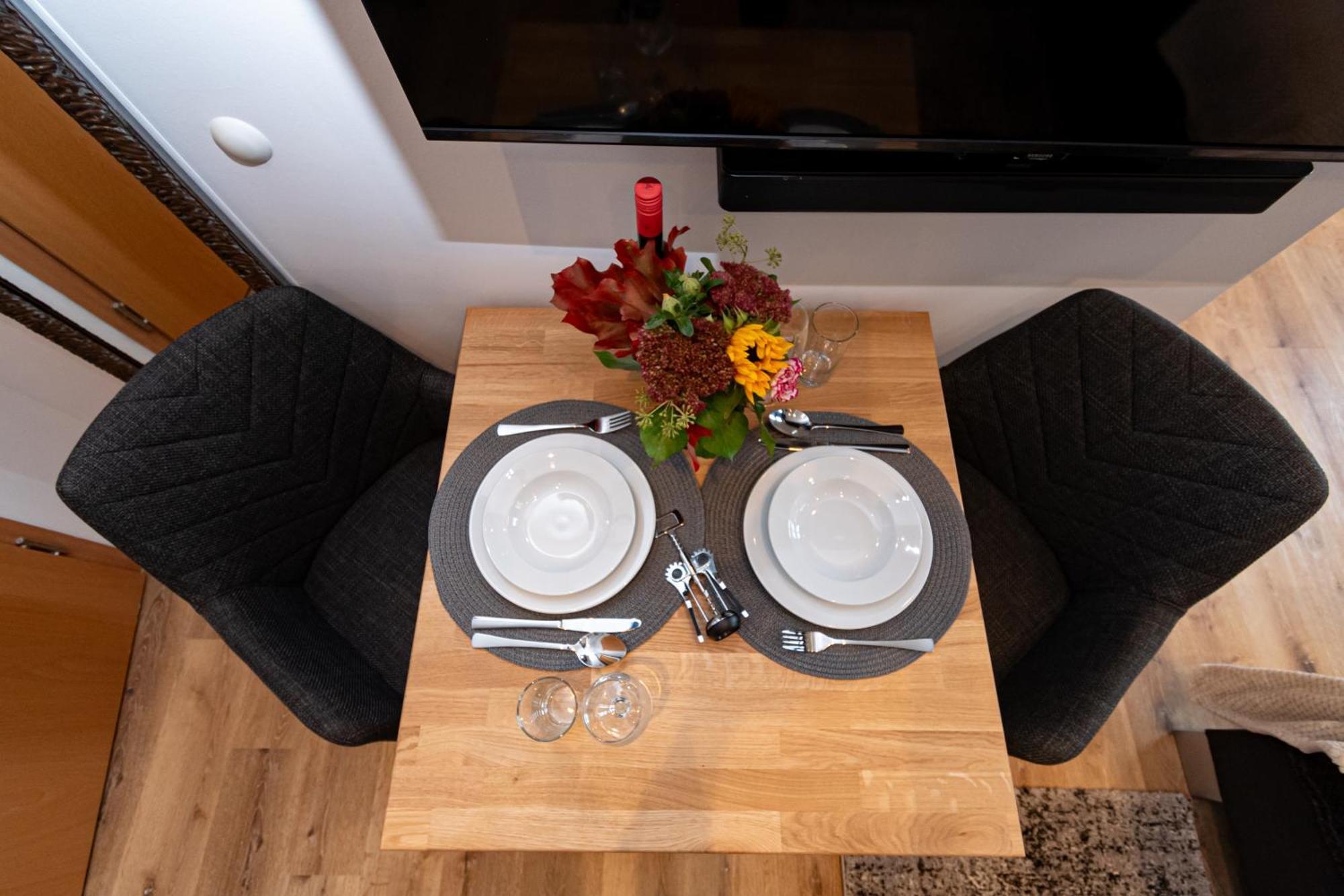 Sweethome - Zentral - Kueche & Parkplatz, Wifi Halle  Εξωτερικό φωτογραφία